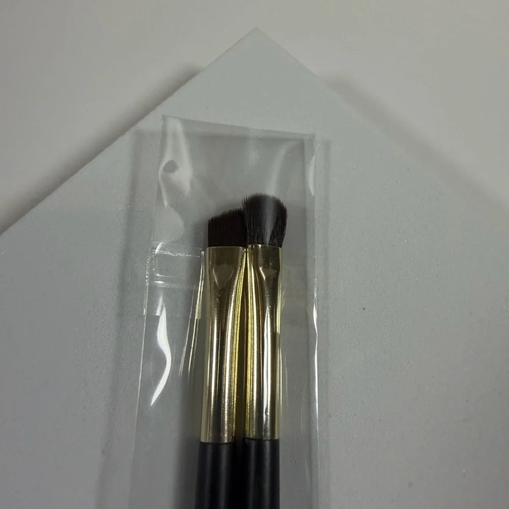 🩷5/$10🩷 Gold and Black Eye Brush Duo